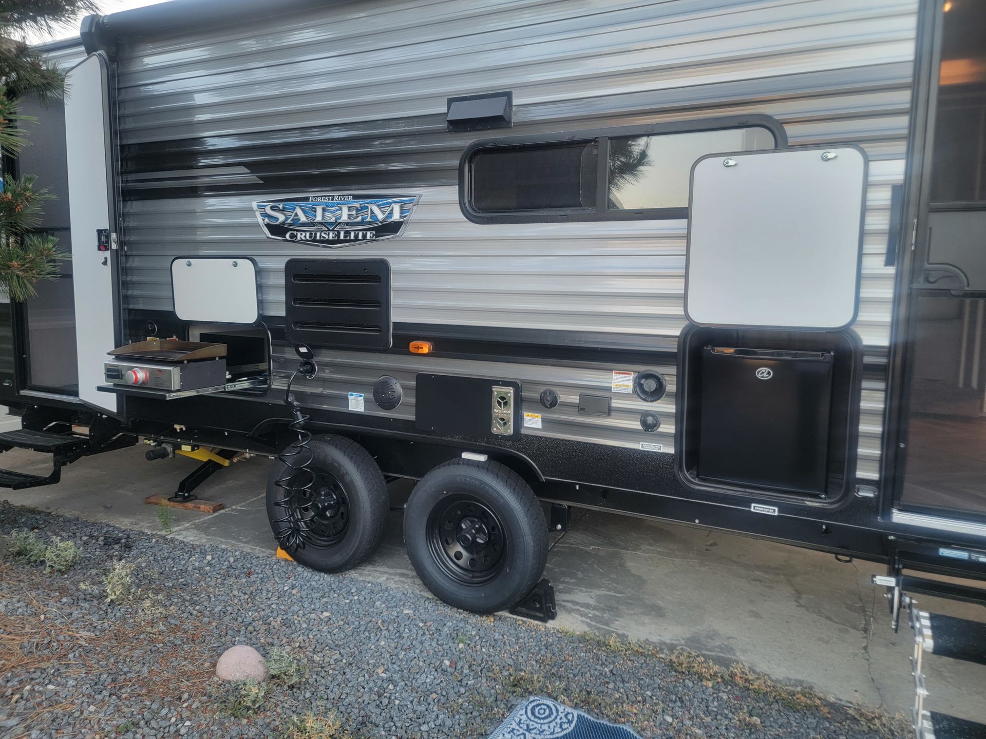 Photo 2 - 2022 Salem Travel Trailer rental photo 5