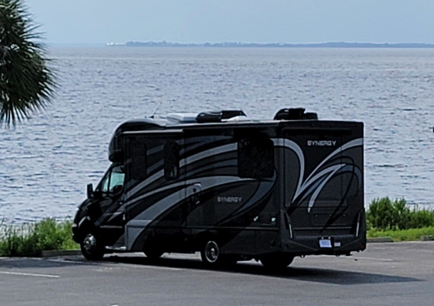 Photo 1 - 2019 Thor Class C Motorhome rental photo 3