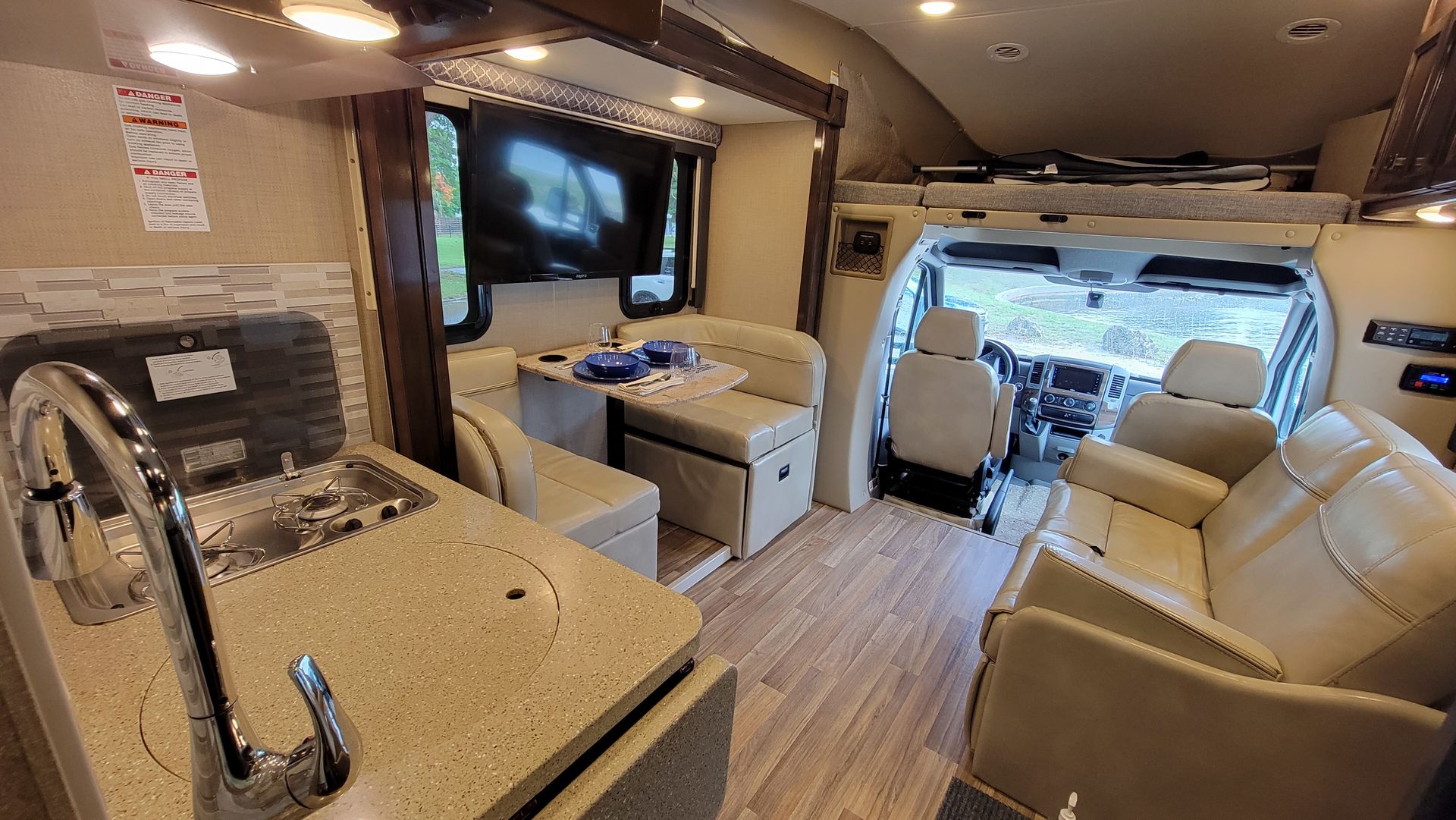Photo 10 - 2019 Thor Class C Motorhome rental photo 12
