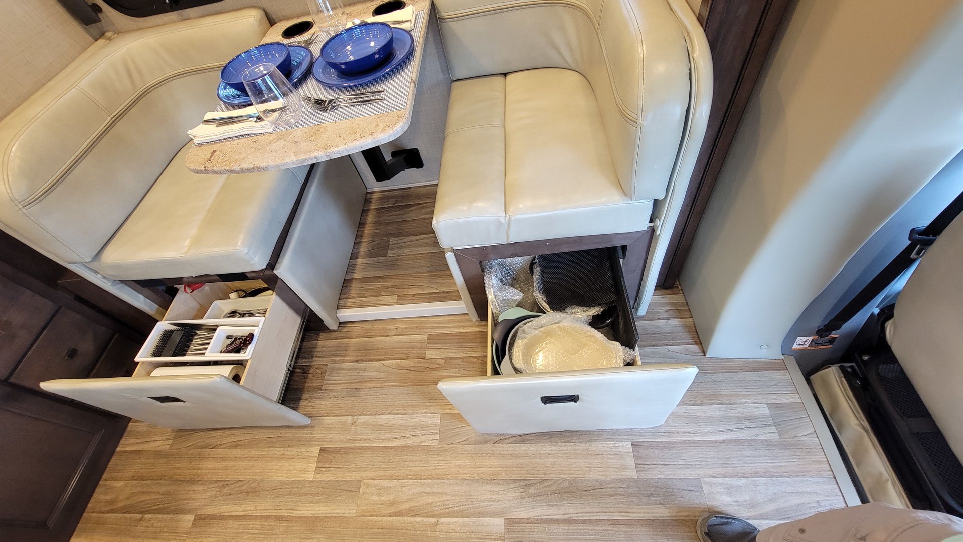 Photo 16 - 2019 Thor Class C Motorhome rental photo 18