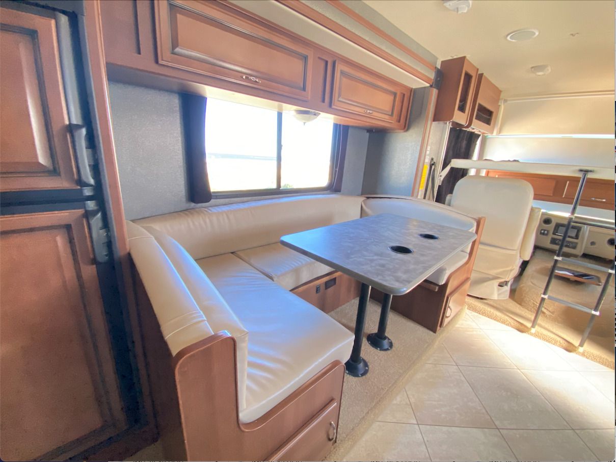 Photo 6 - 2015 Fleetwood Class A Motorhome rental photo 8