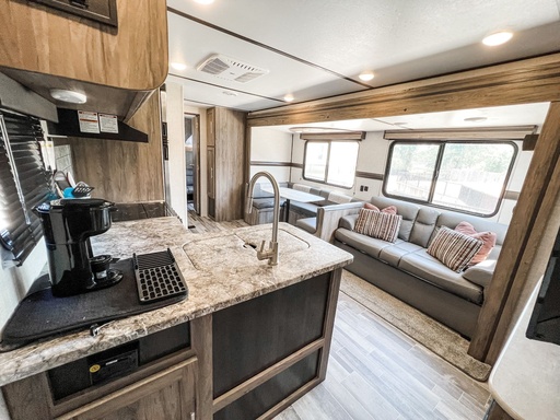 2021 Crossroads ZINGER Travel Trailer for rent in Boerne, TX