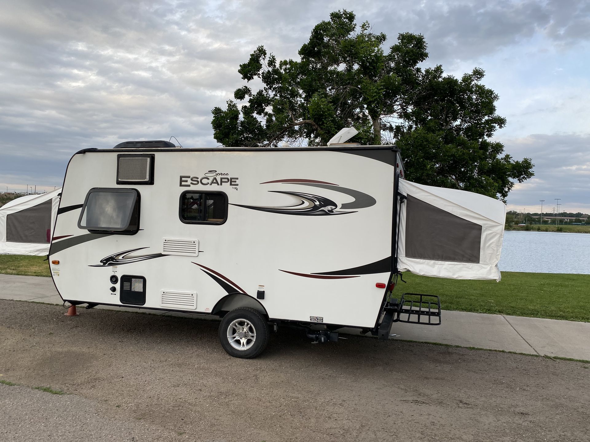 Photo 4 - 2015 Thor Travel Trailer rental photo 6