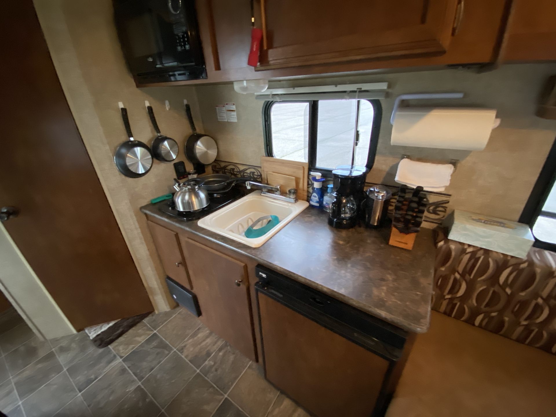Photo 7 - 2015 Thor Travel Trailer rental photo 9