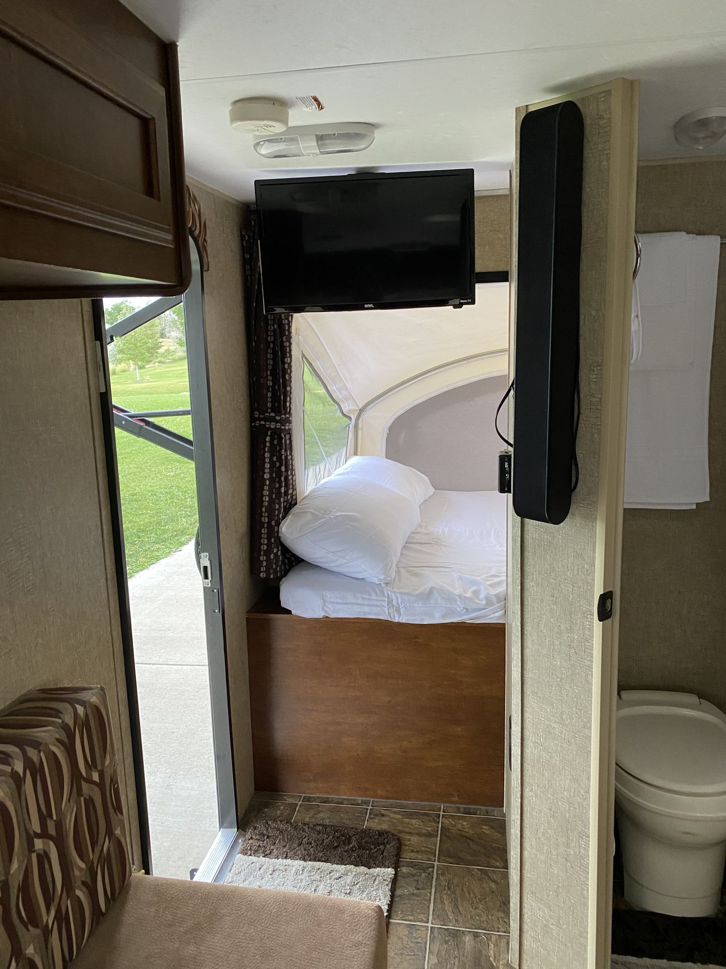 Photo 15 - 2015 Thor Travel Trailer rental photo 17