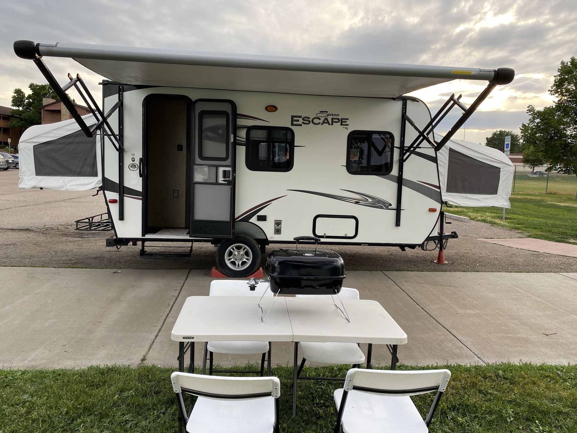 Photo 19 - 2015 Thor Travel Trailer rental photo 21
