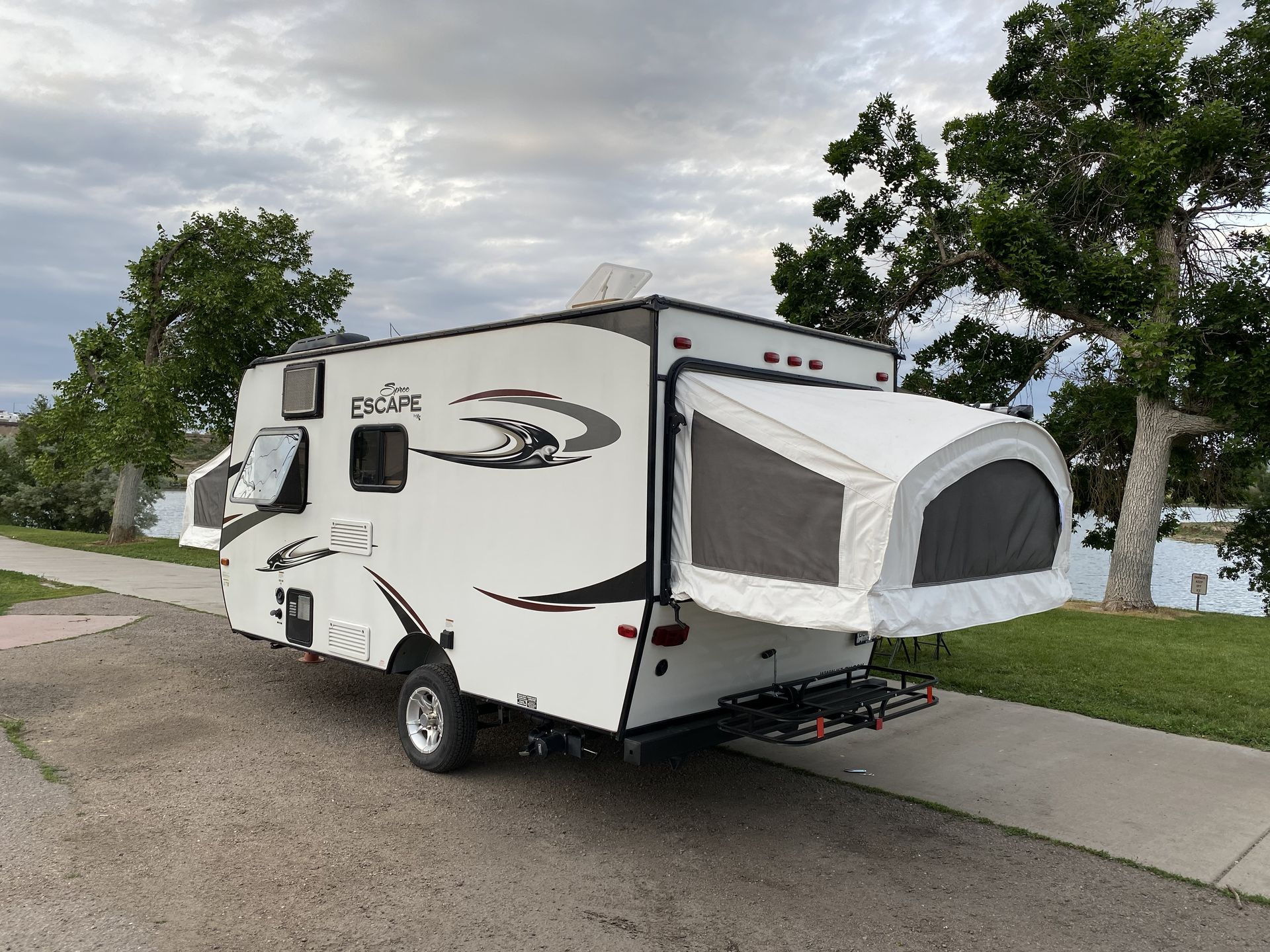 Photo 24 - 2015 Thor Travel Trailer rental photo 26