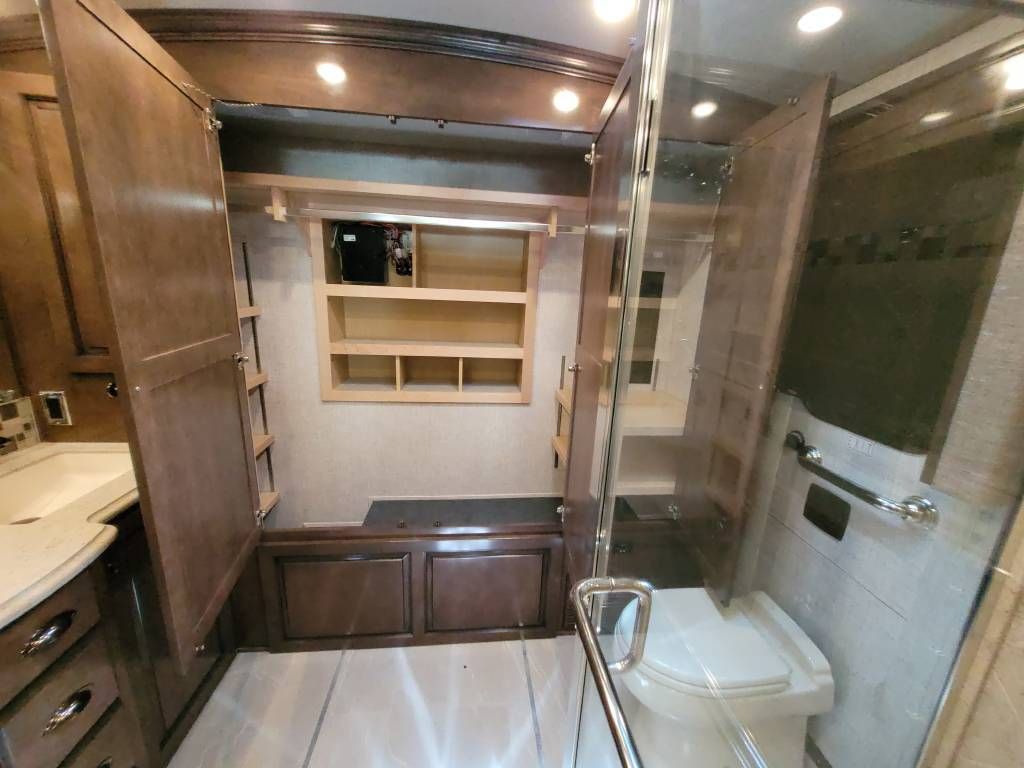 Photo 1 - 2022 Newmar Class A Motorhome rental photo 5