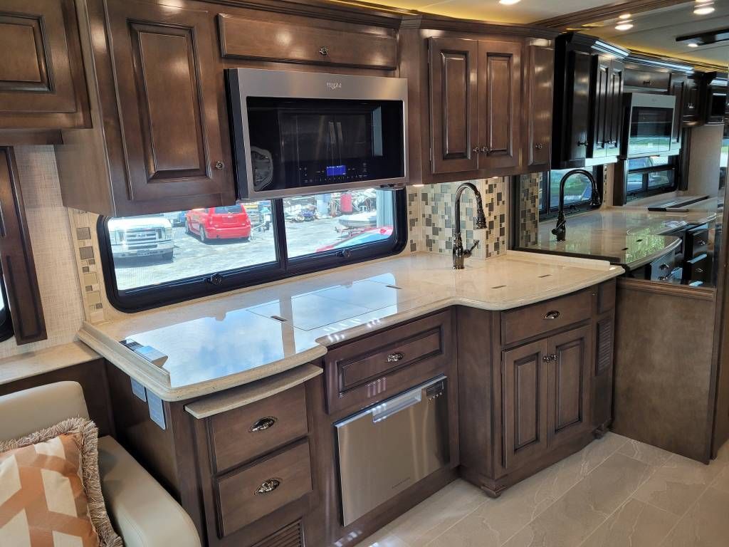 Photo 2 - 2022 Newmar Class A Motorhome rental photo 7