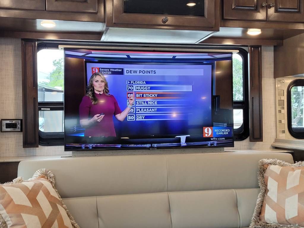 Photo 2 - 2022 Newmar Class A Motorhome rental photo 8