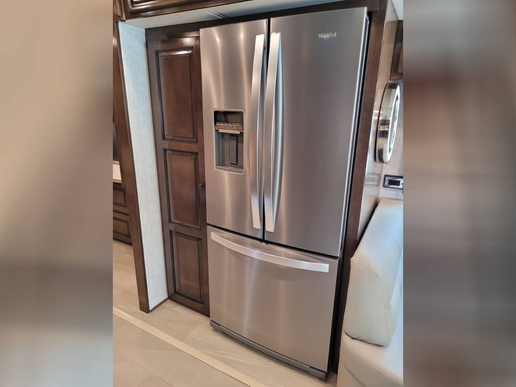 Photo 3 - 2022 Newmar Class A Motorhome rental photo 10