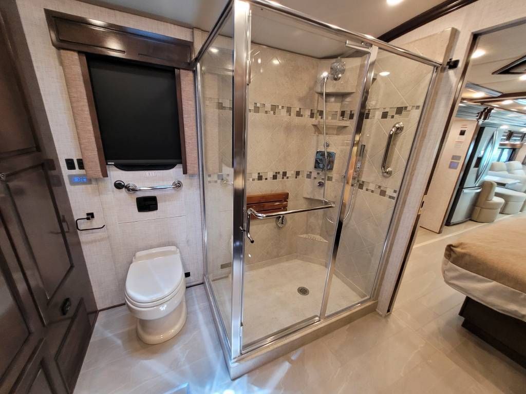 Photo 4 - 2022 Newmar Class A Motorhome rental photo 15