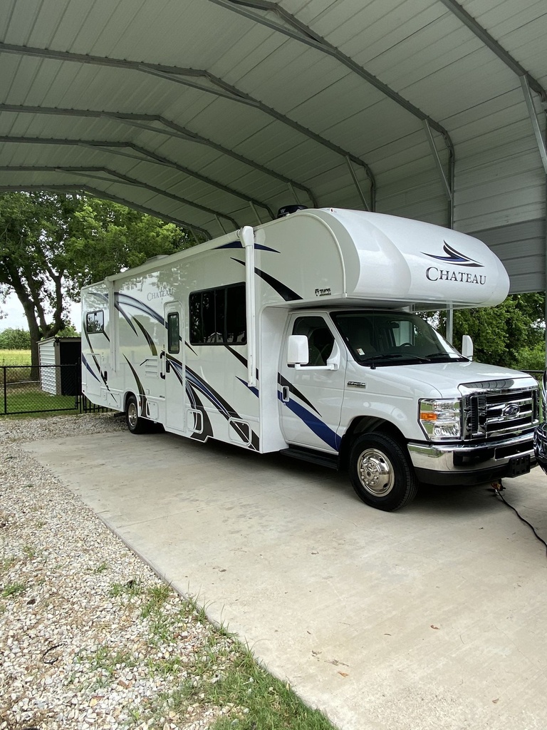 Photo 1 - 2020 Thor Class C Motorhome rental photo 3