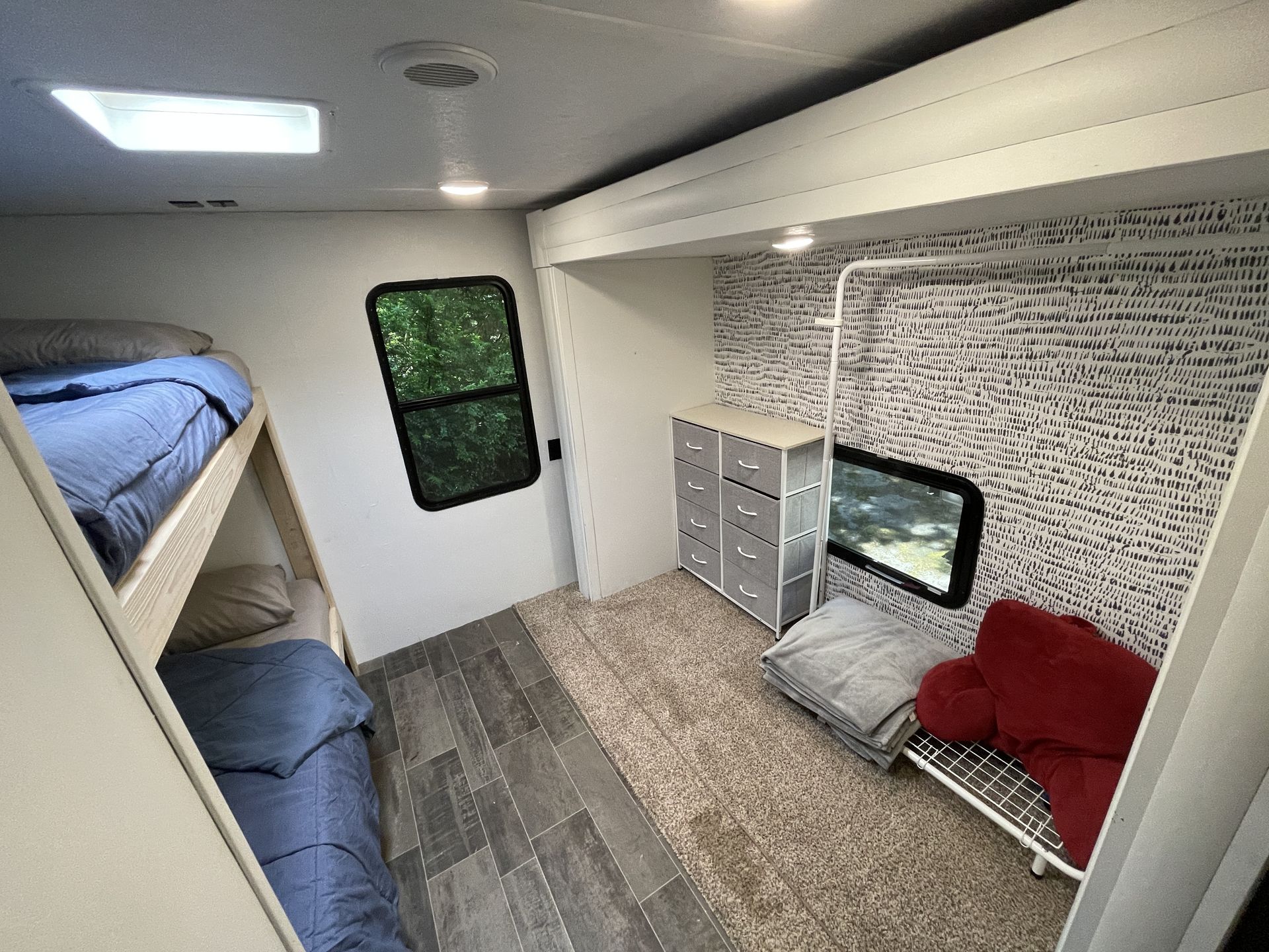Photo 8 - 2018 Keystone Rv Travel Trailer rental photo 10