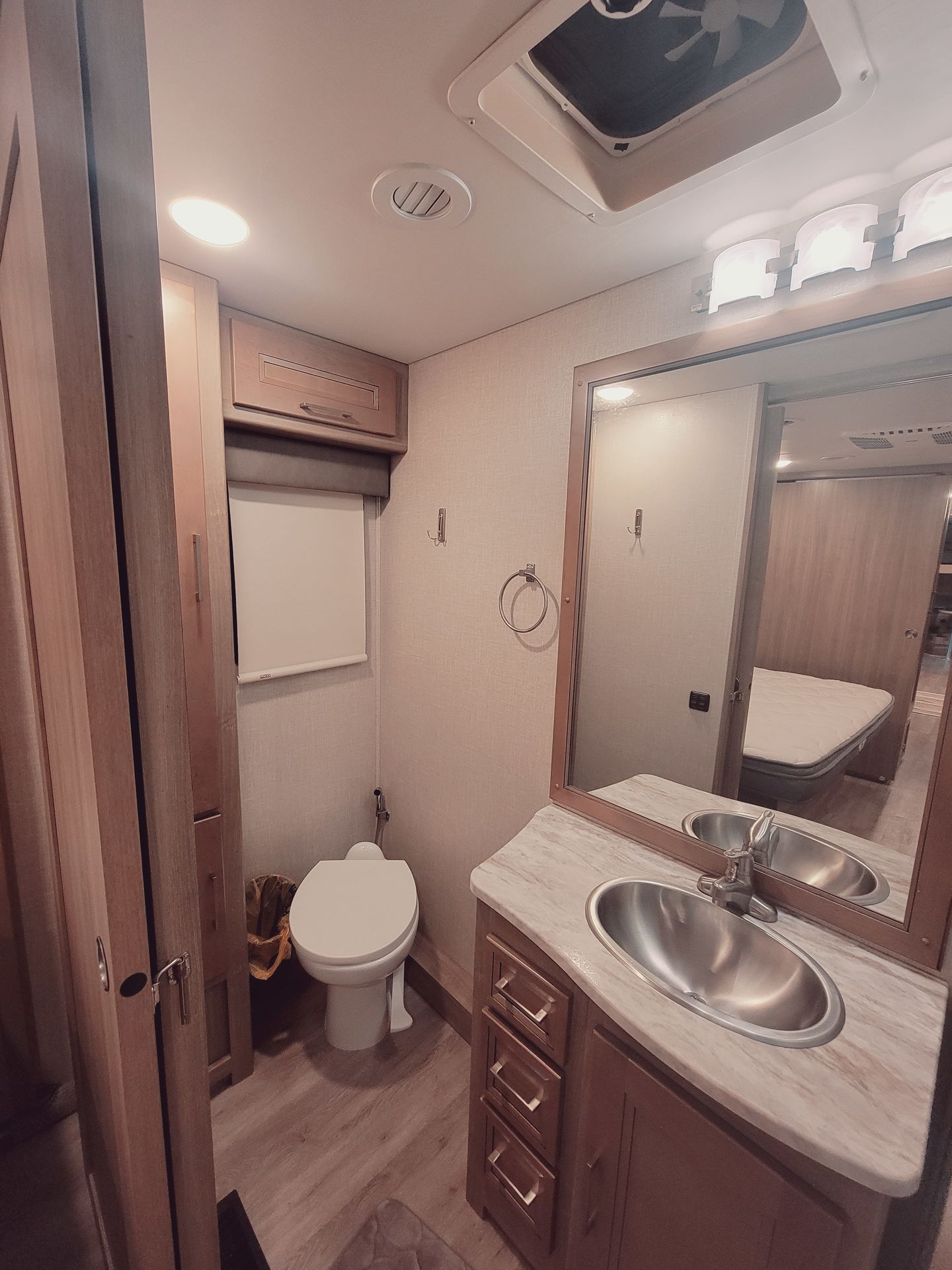 Photo 8 - 2019 Coachmen Class A Motorhome rental photo 10