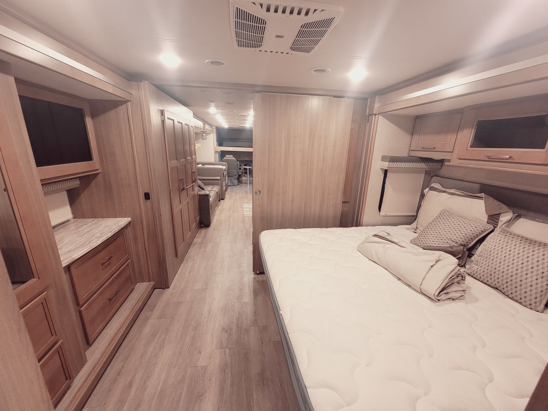 Photo 9 - 2019 Coachmen Class A Motorhome rental photo 11