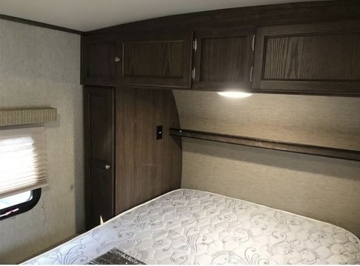 2016 Palomino SolAire ultra lite 28qbss Travel Trailer for rent in Marion, NC