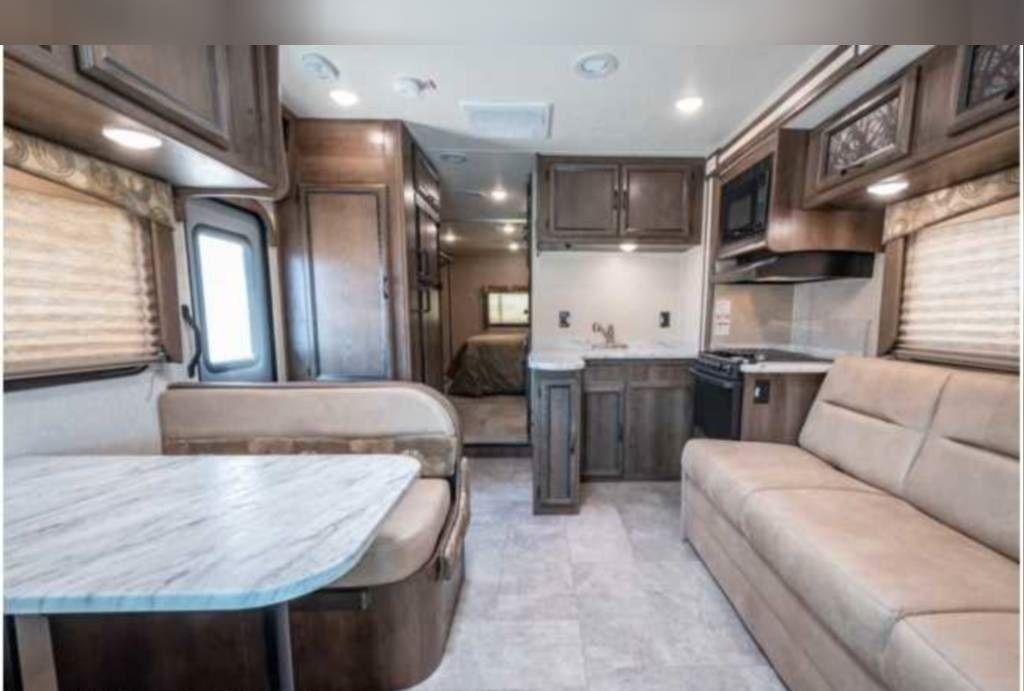 Photo 1 - 2018 Coachmen Class C Motorhome rental photo 6