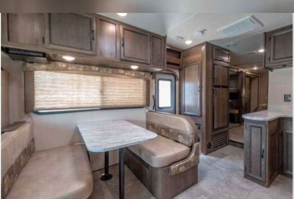 Photo 1 - 2018 Coachmen Class C Motorhome rental photo 8
