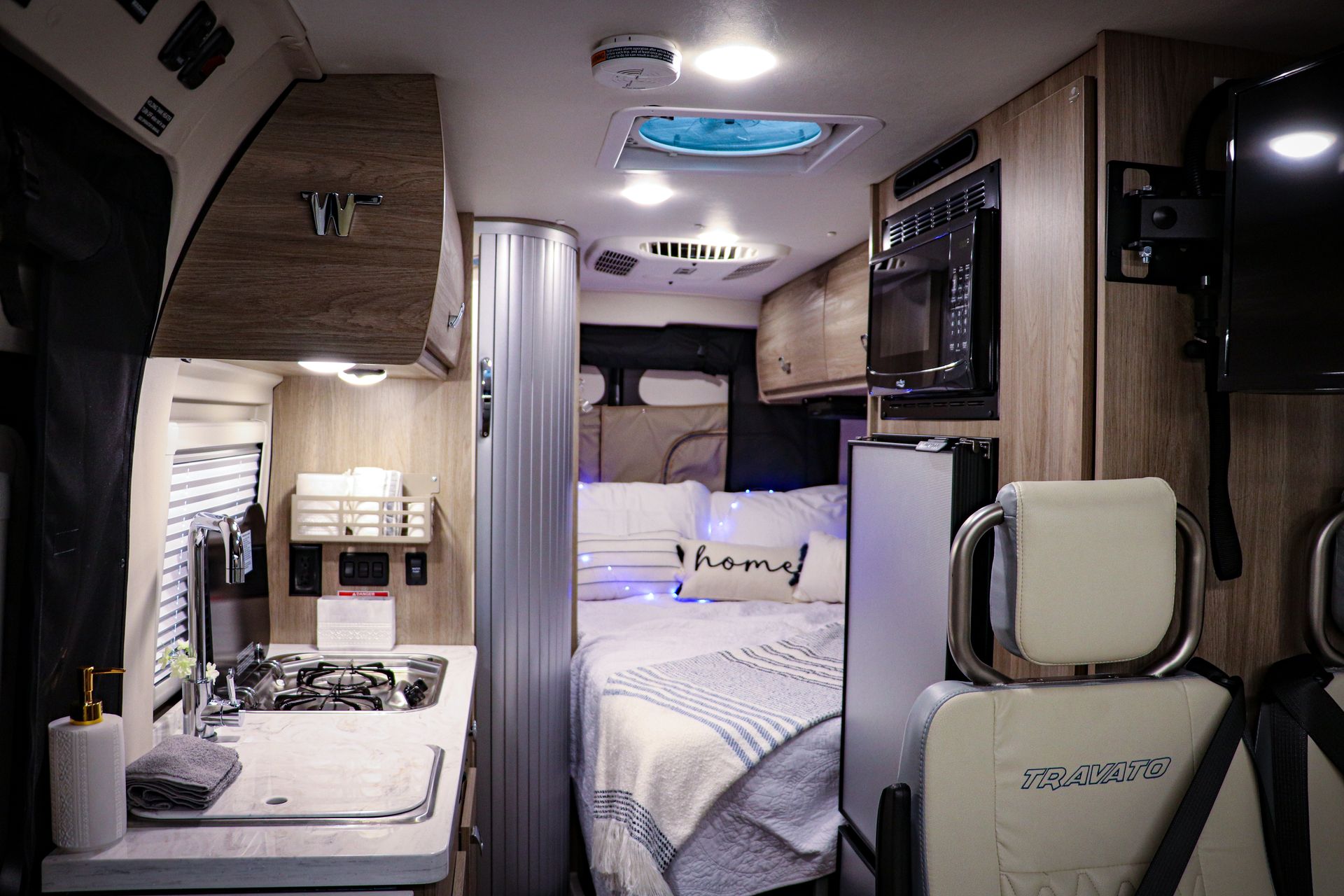 Photo 7 - 2022 Winnebago Class B Motorhome rental photo 9