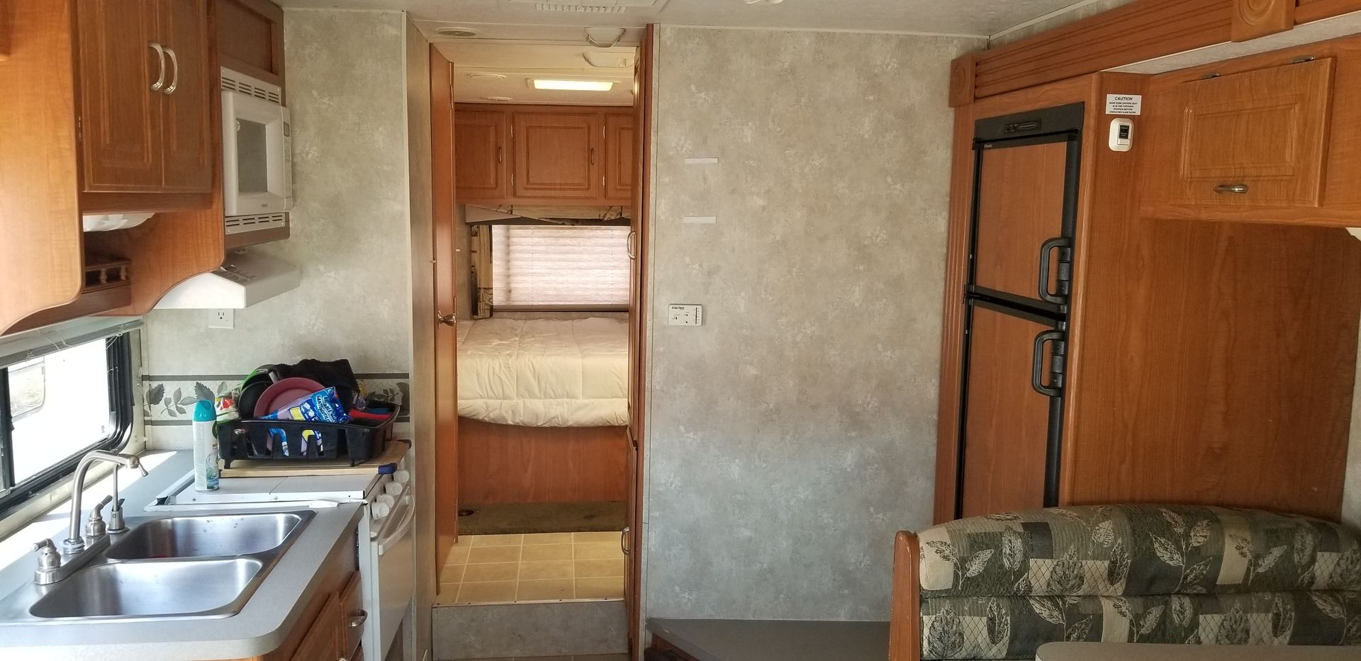 Photo 0 - 2005 Coachmen Class C Motorhome rental photo 11