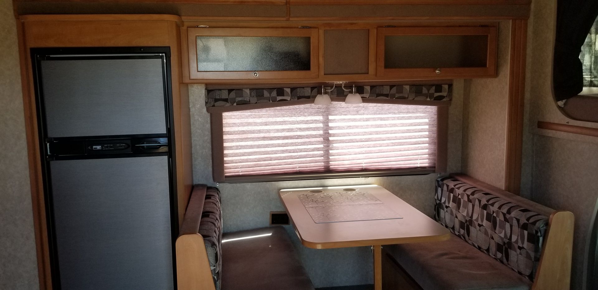Photo 6 - 2009 Winnebago Class C Motorhome rental photo 8