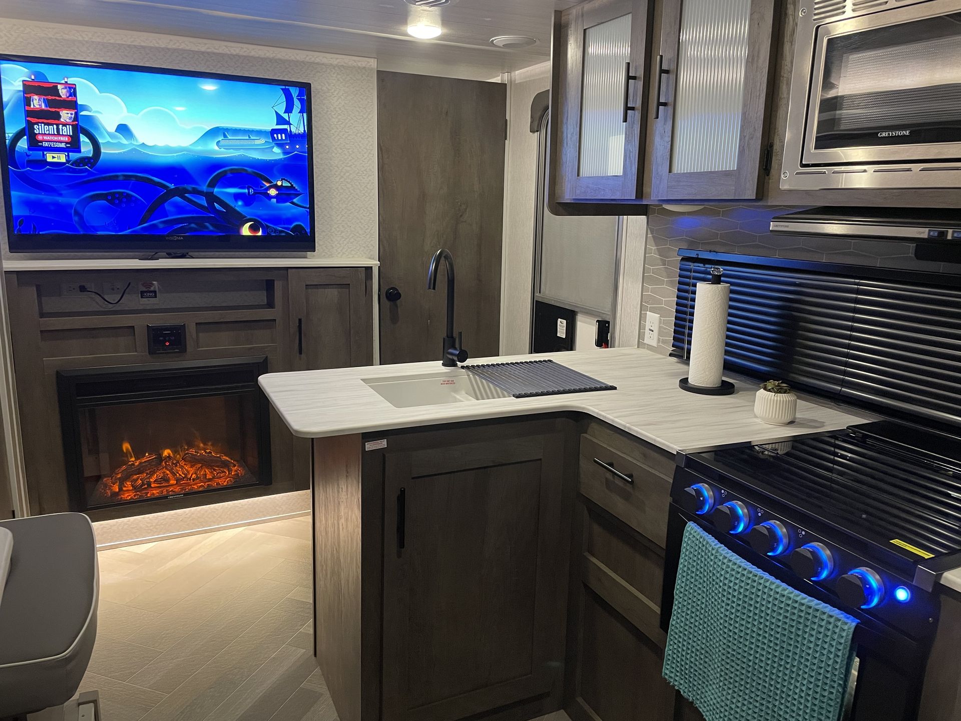 Photo 2 - 2022 Forest River Travel Trailer rental photo 4