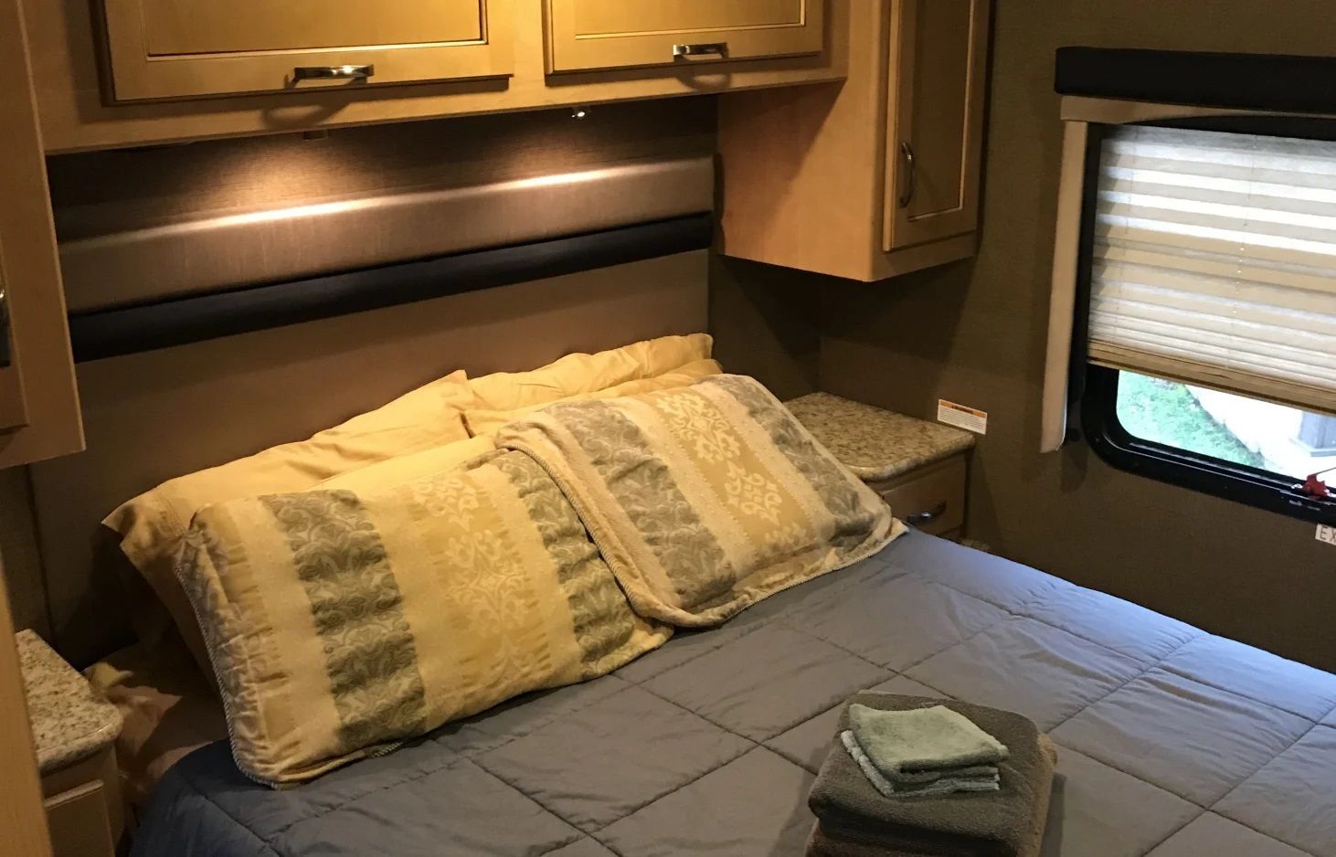 Photo 2 - 2021 Thor Motor Coach Class C Motorhome rental photo 5