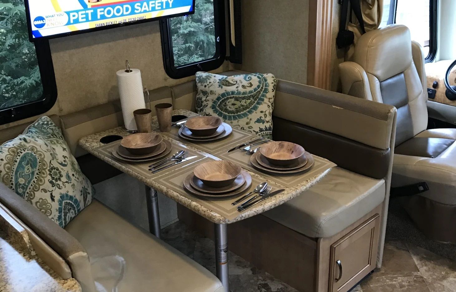 Photo 5 - 2021 Thor Motor Coach Class C Motorhome rental photo 9