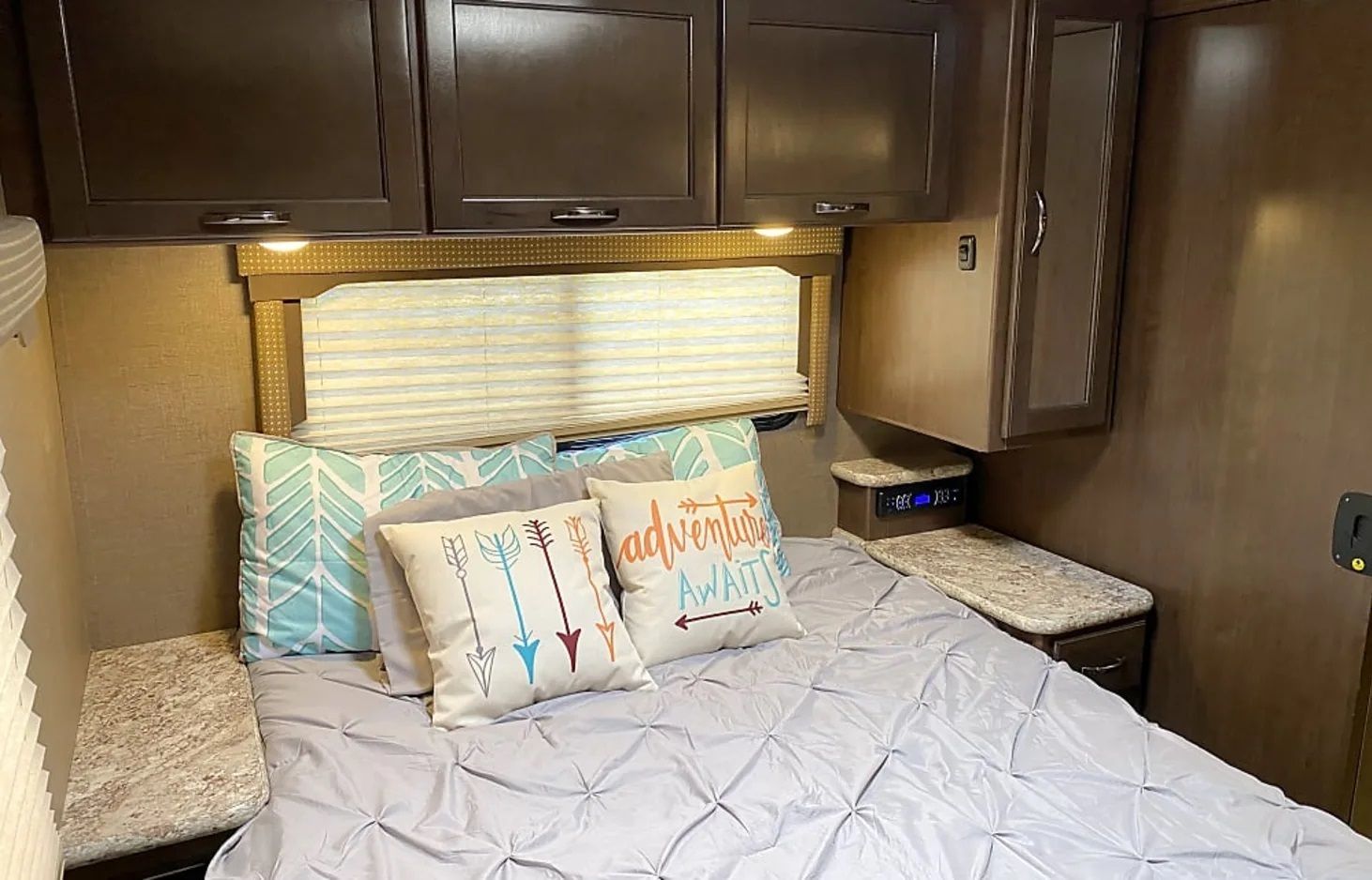 Photo 7 - 2019 Four Winds Class C Motorhome rental photo 14