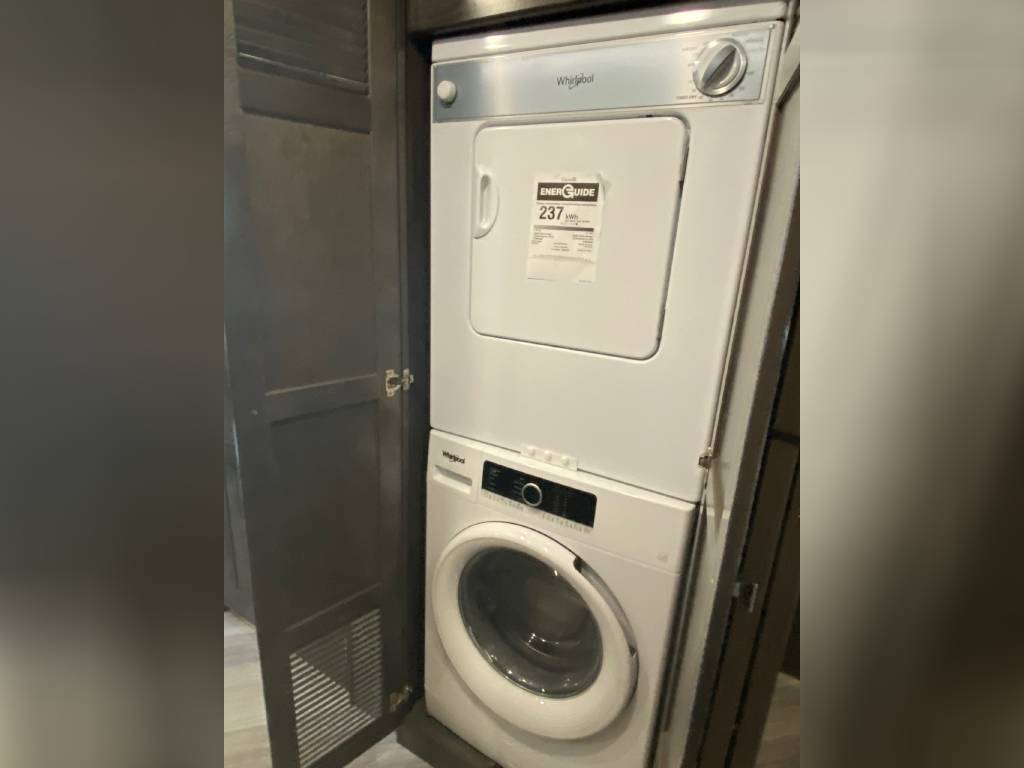 Photo 2 - 2021 Fleetwood Class A Motorhome rental photo 5