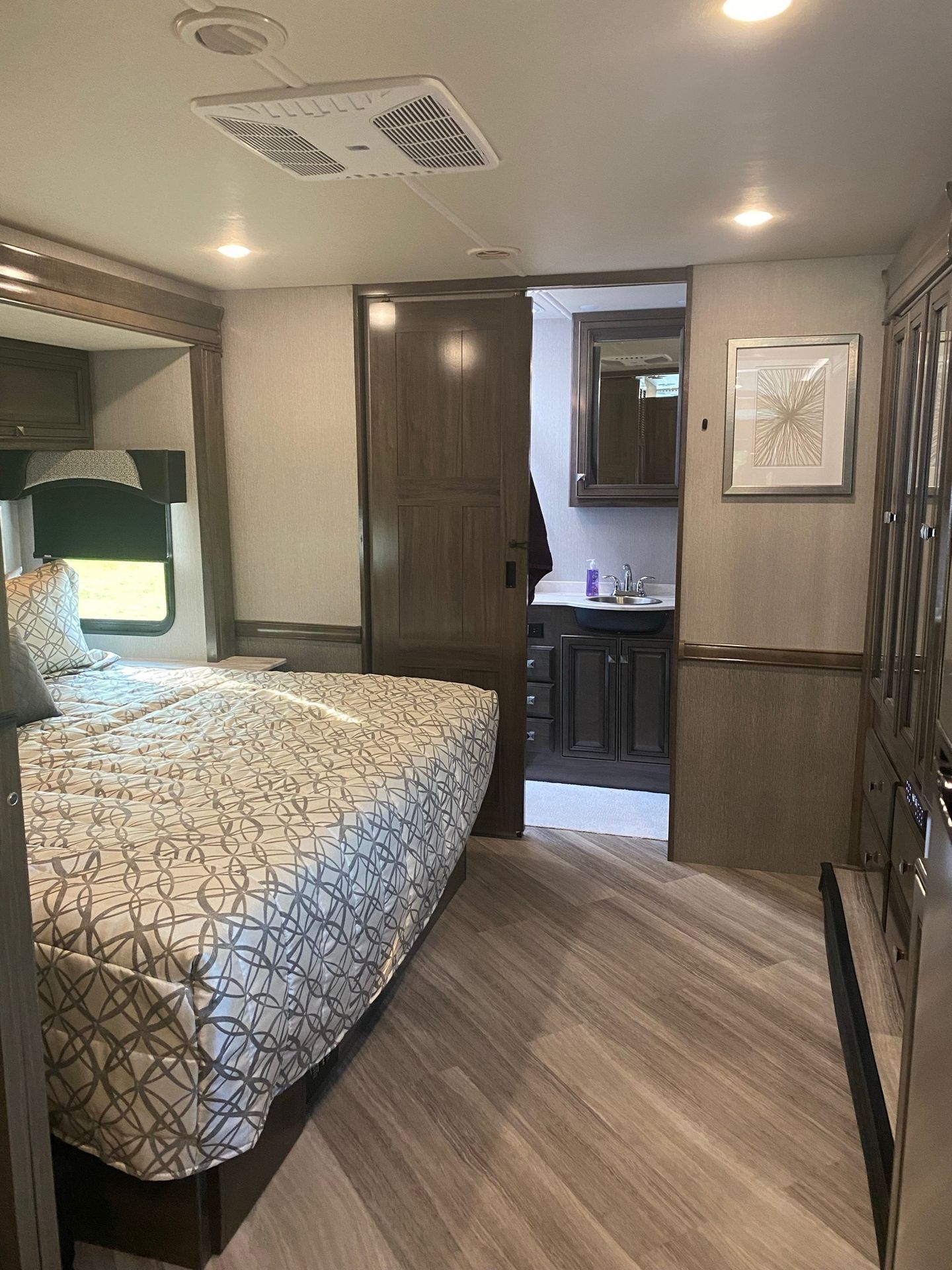 Photo 10 - 2021 Fleetwood Class A Motorhome rental photo 19