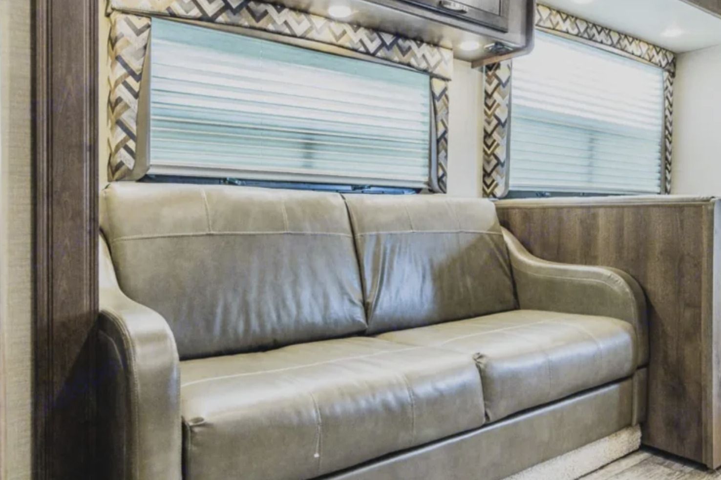 Photo 11 - 2018 Jayco Class C Motorhome rental photo 13