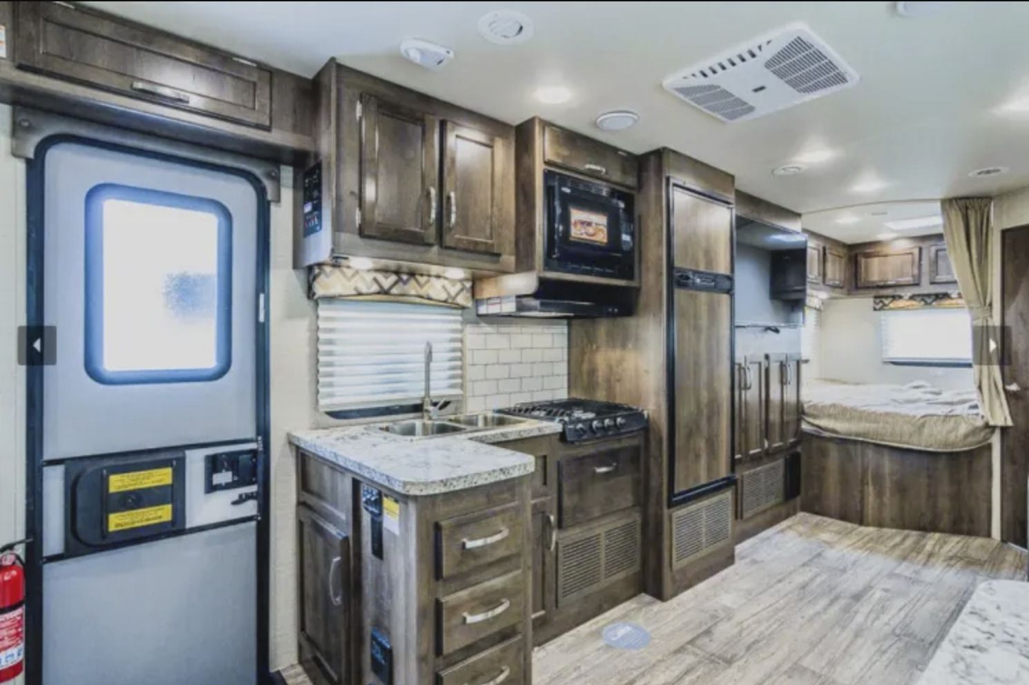 Photo 14 - 2018 Jayco Class C Motorhome rental photo 16