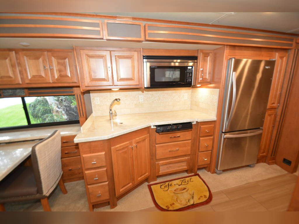 Photo 2 - 2018 Tiffin Motorhomes Class A Motorhome rental photo 7