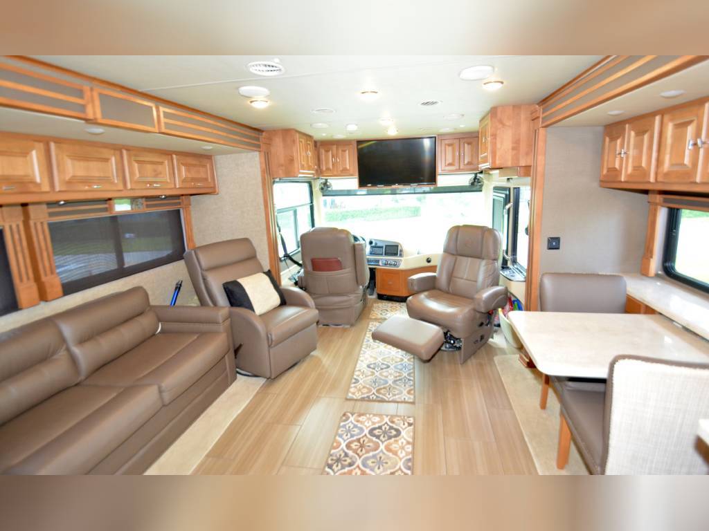 Photo 3 - 2018 Tiffin Motorhomes Class A Motorhome rental photo 8