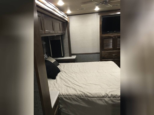 2017 Thor Axis 24.1 Class A Motorhome for rent in Miami Beach, FL