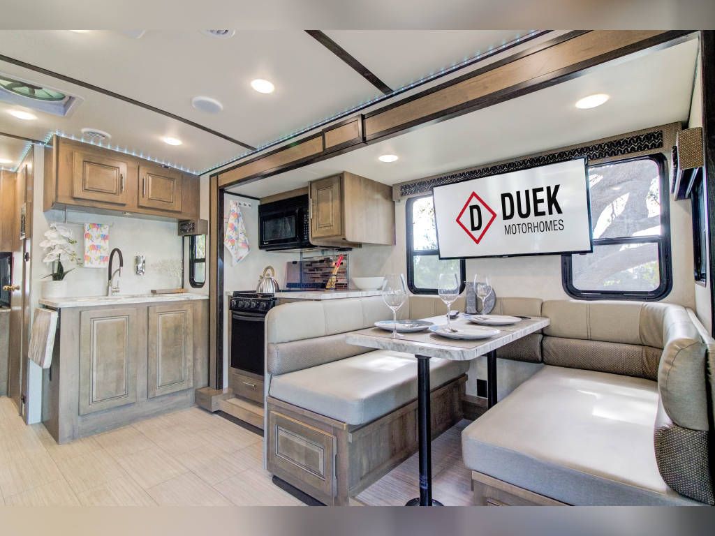 Photo 2 - 2018 Tiffin Motorhomes Class A Motorhome rental photo 9