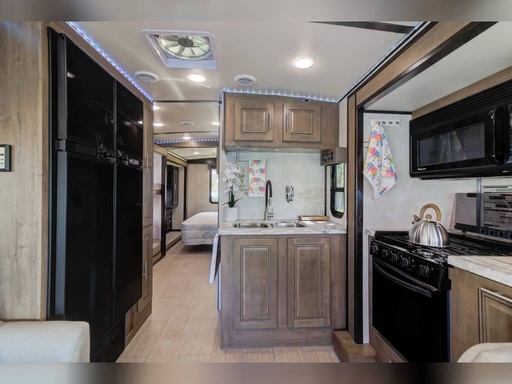 2020 Holiday  Rambler INVICTA 34MB Class A Motorhome for rent in Denver, CO