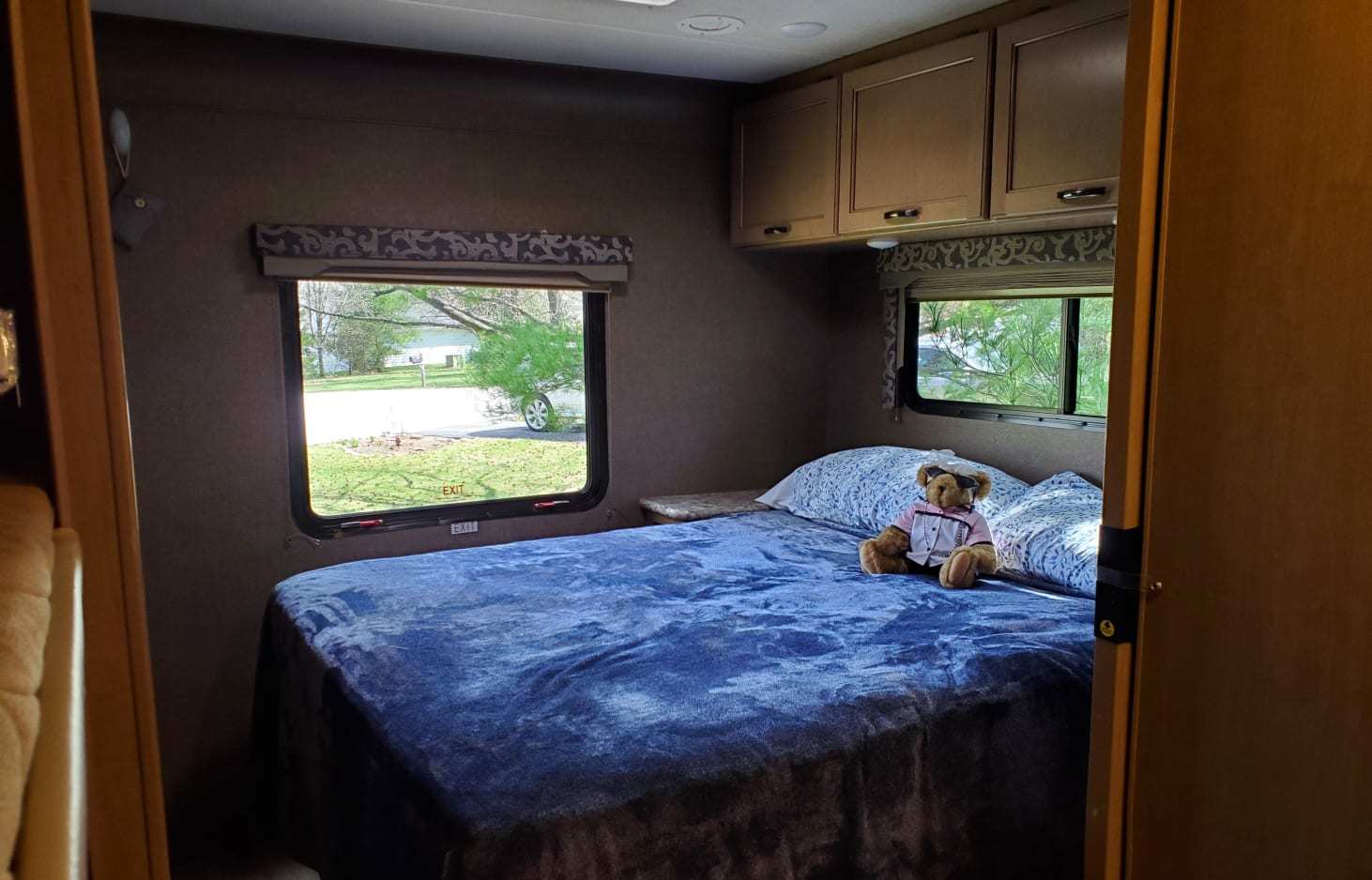 Photo 4 - 2020 Thor Motor Coach Class C Motorhome rental photo 6