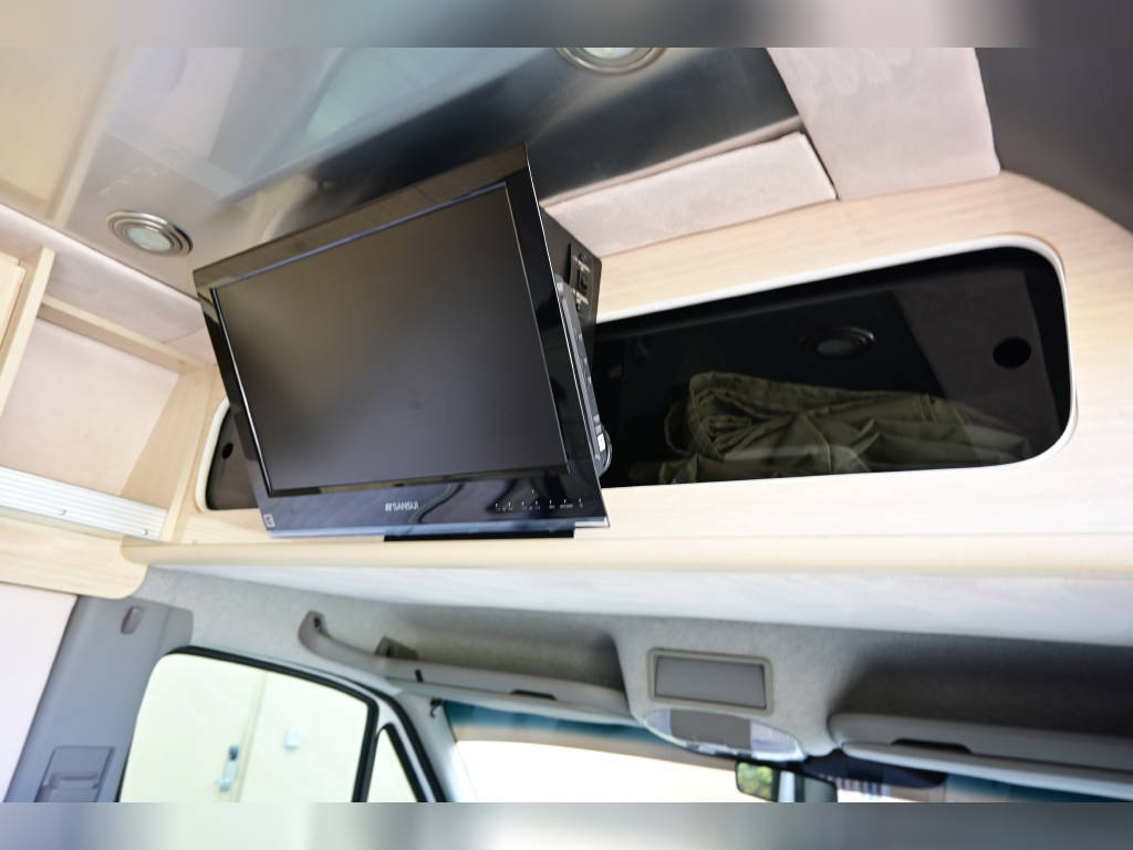 Photo 2 - 2022 Airstream Class B Motorhome rental photo 7