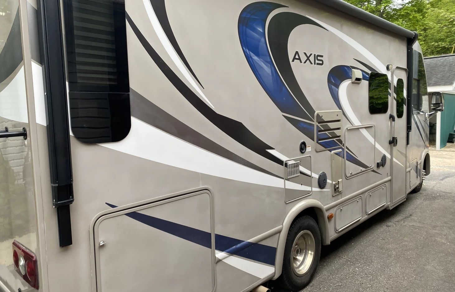 Photo 1 - 2019 Apex Class C Motorhome rental photo 5