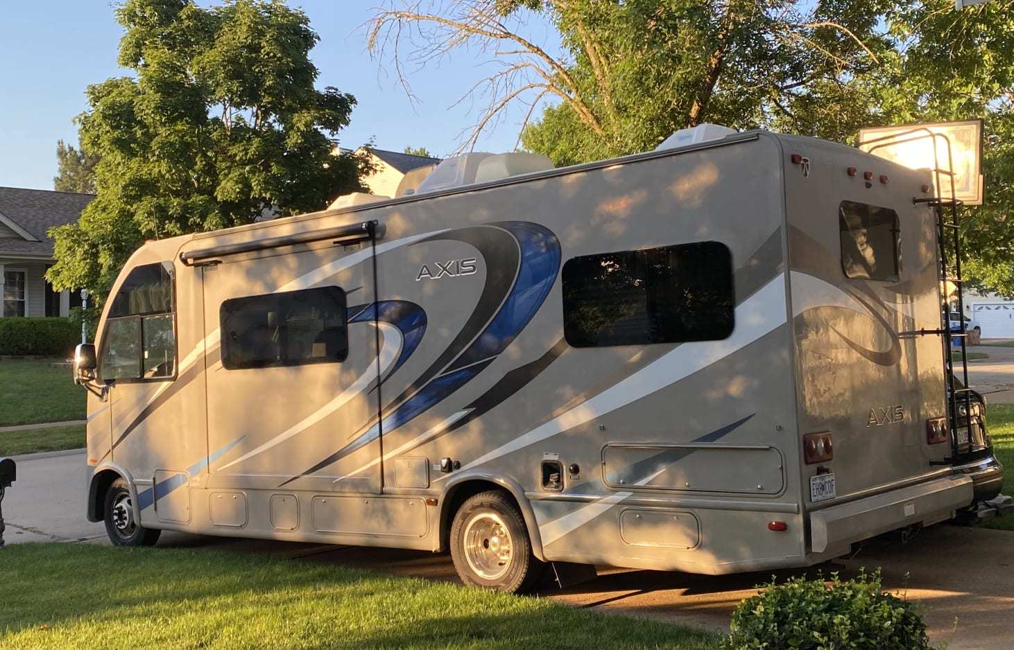 Photo 3 - 2019 Apex Class C Motorhome rental photo 8