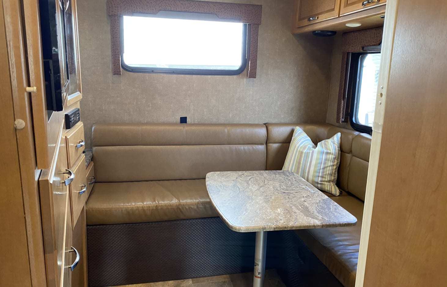 Photo 11 - 2019 Apex Class C Motorhome rental photo 20