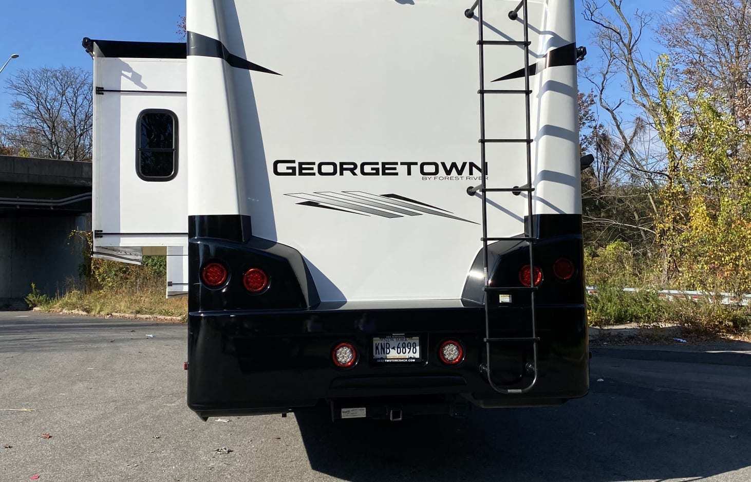 Photo 9 - 2021 Georgetown Class C Motorhome rental photo 13