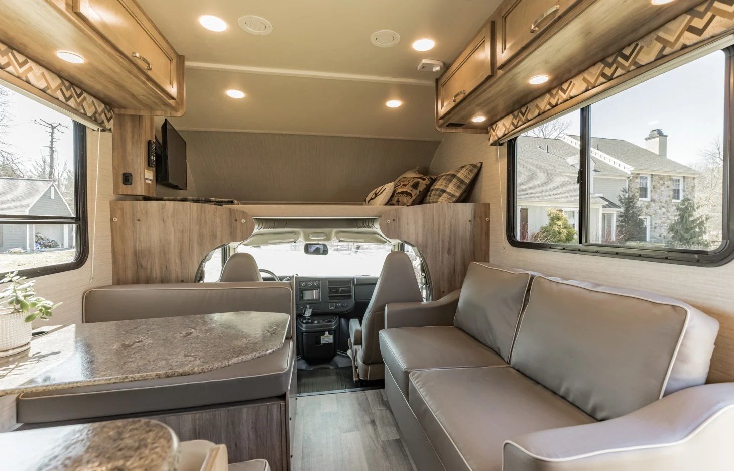 Photo 3 - 2020 Jayco Class C Motorhome rental photo 17