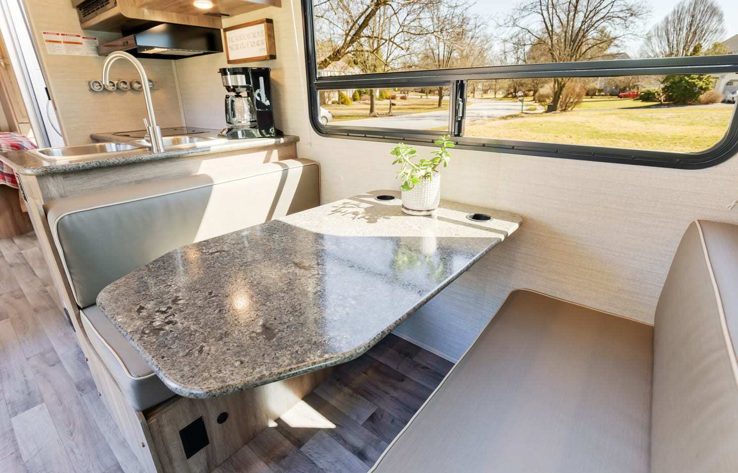 Photo 7 - 2020 Jayco Class C Motorhome rental photo 27