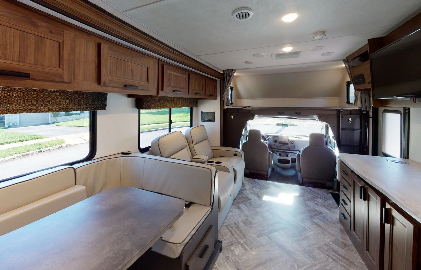Photo 2 - 2021 Forest River Class C Motorhome rental photo 9