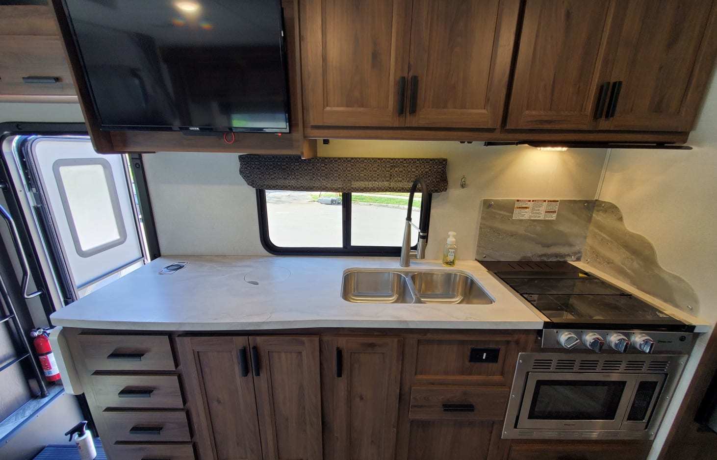 Photo 3 - 2021 Forest River Class C Motorhome rental photo 10