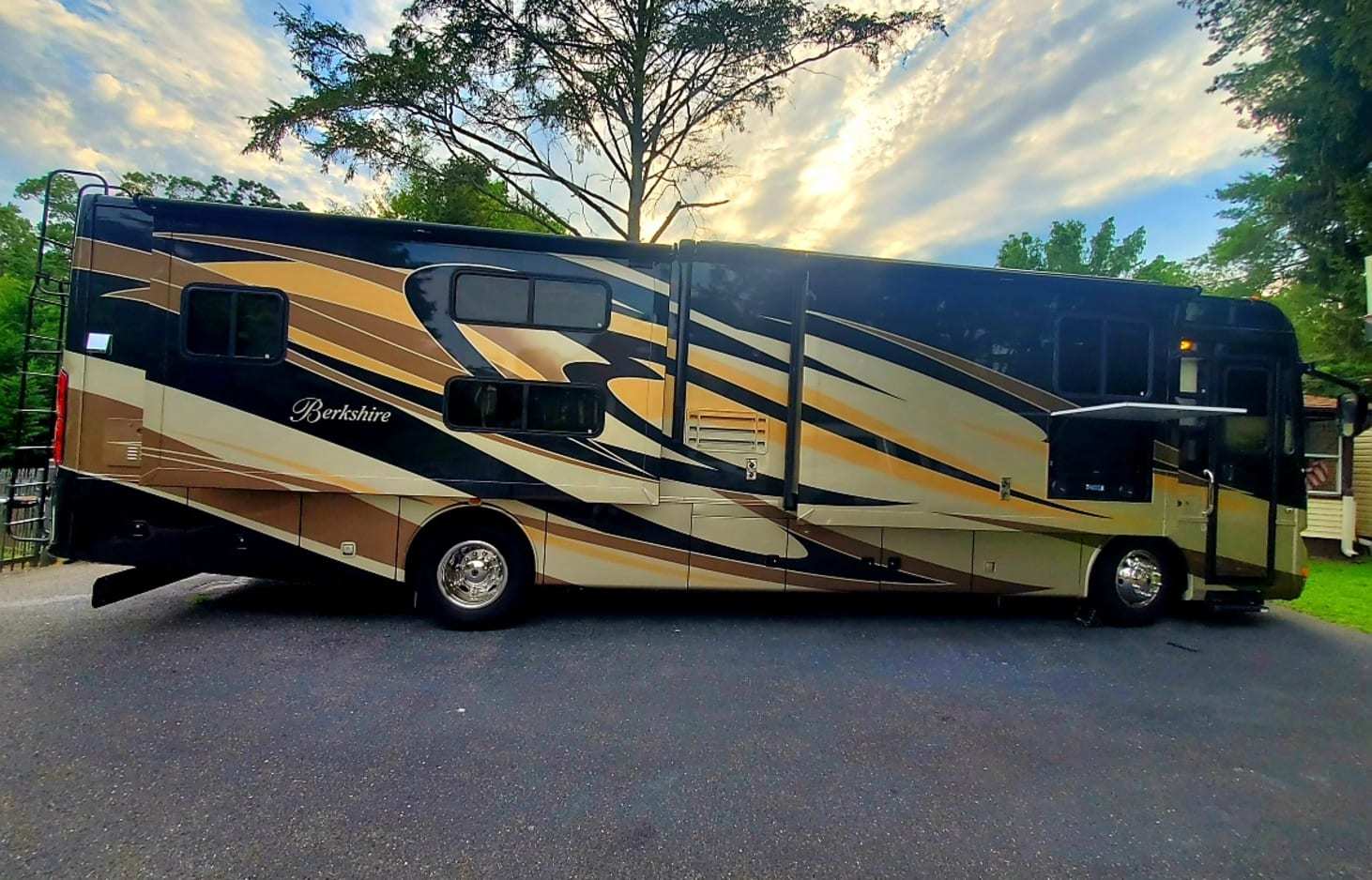 Photo 0 - 2015 Forest River Class A Motorhome rental photo 5